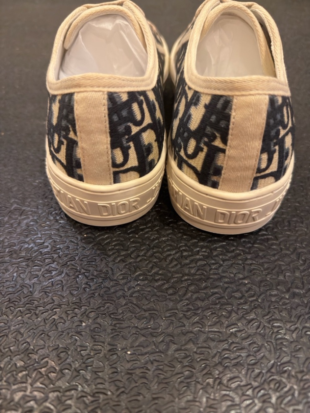 Christian Dior Walk N’ Dior Sneakers - Picture 4 of 10